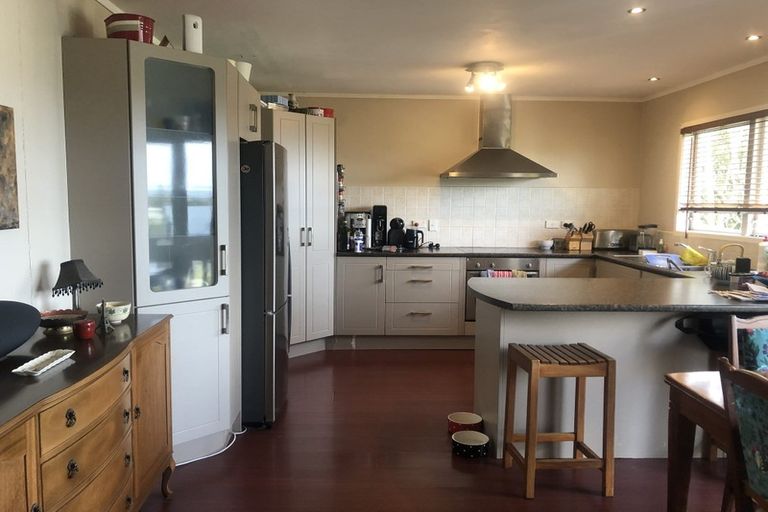Photo of property in 51 Wyoming Avenue, Murrays Bay, Auckland, 0630