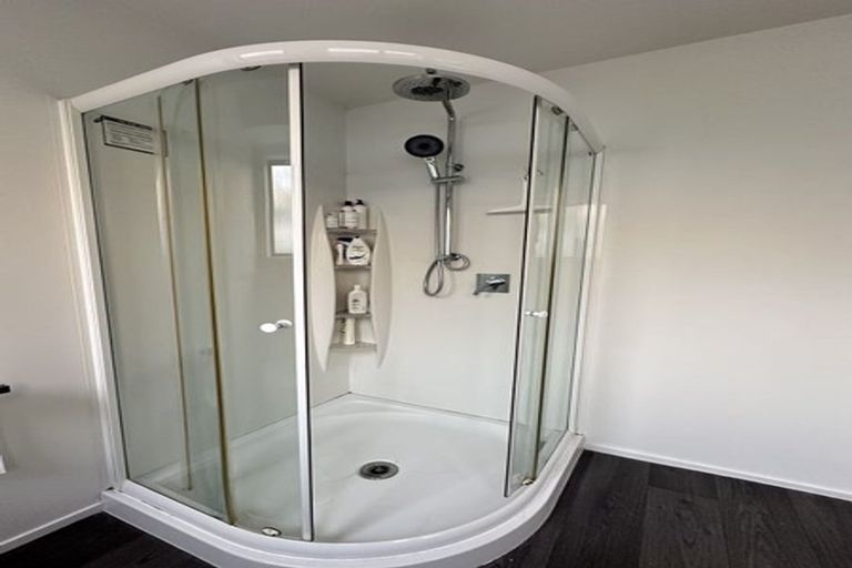 Photo of property in 10 Granville Drive, Massey, Auckland, 0614