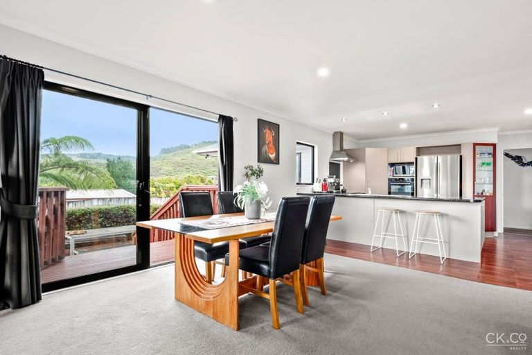 Photo of property in 102 Kirton Drive, Riverstone Terraces, Upper Hutt, 5018