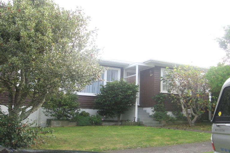 Photo of property in 17 Barberry Grove, Maungaraki, Lower Hutt, 5010