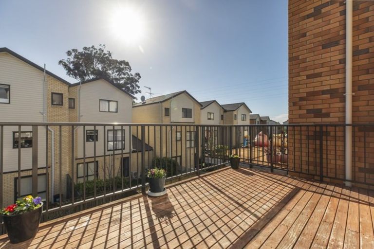 Photo of property in St Claire Village, 70/172 Mcleod Road, Te Atatu South, Auckland, 0610