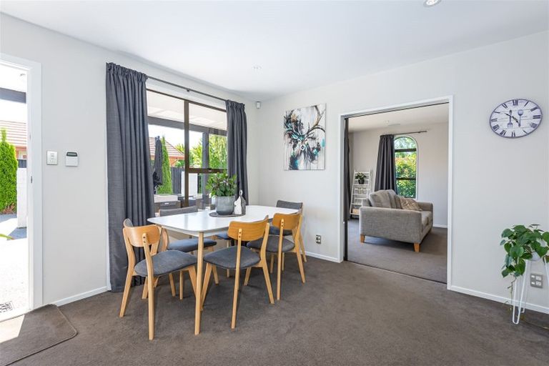 Photo of property in 9 Wakelin Place, Redwood, Christchurch, 8051