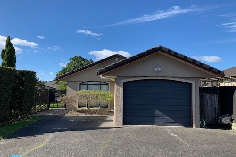Photo of property in 22 Zefiro Drive, Massey, Auckland, 0614