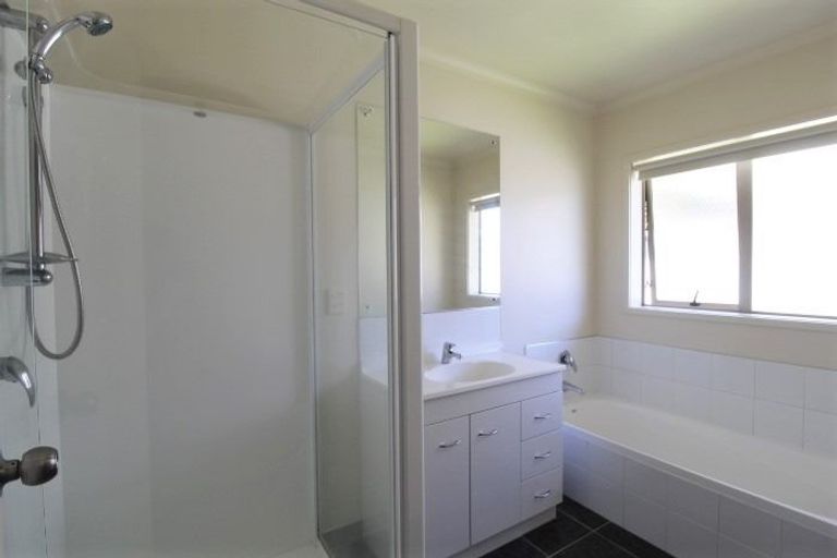 Photo of property in 129 Stancombe Road, Flat Bush, Auckland, 2016