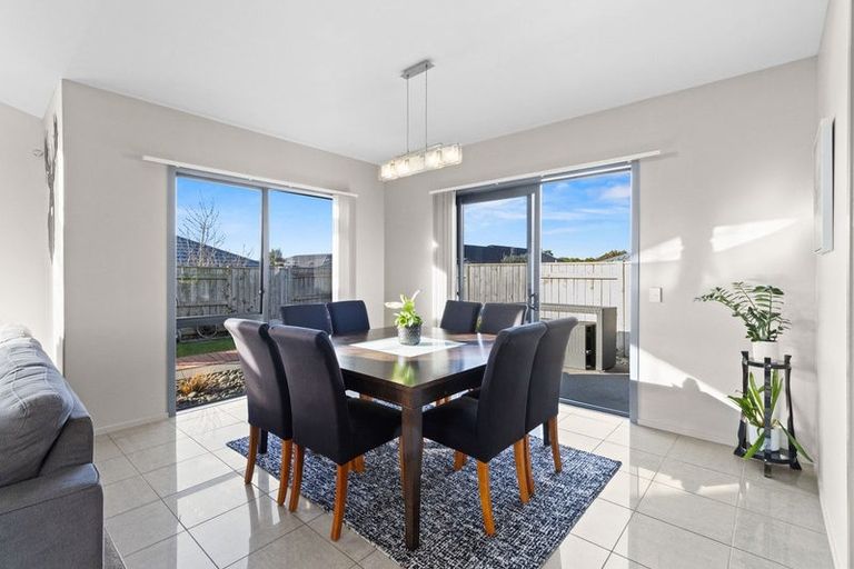 Photo of property in 48 Karamea Street, Whalers Gate, New Plymouth, 4310