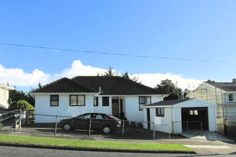 Photo of property in 56 Sievers Grove, Cannons Creek, Porirua, 5024
