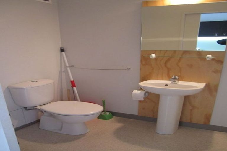 Photo of property in Urbane Apartments, 26/29 Webb Street, Mount Cook, Wellington, 6011
