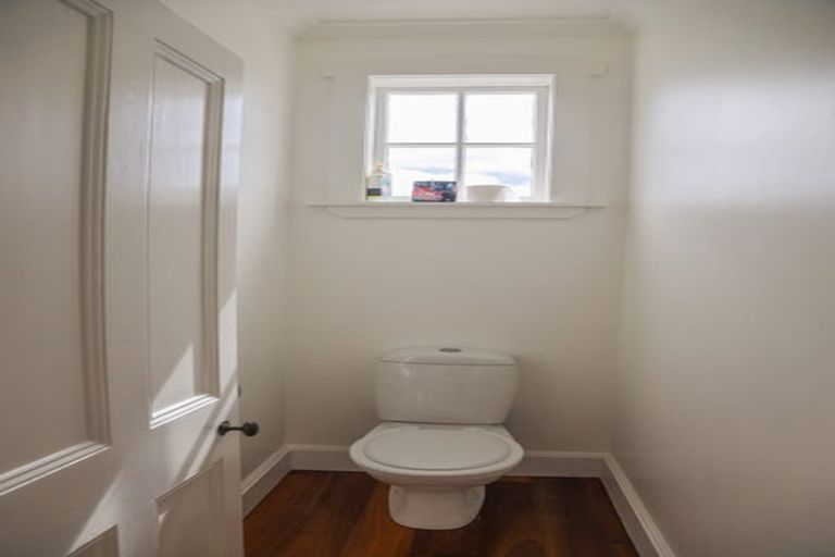 Photo of property in 204 Cape Rodney Road, Leigh, 0985