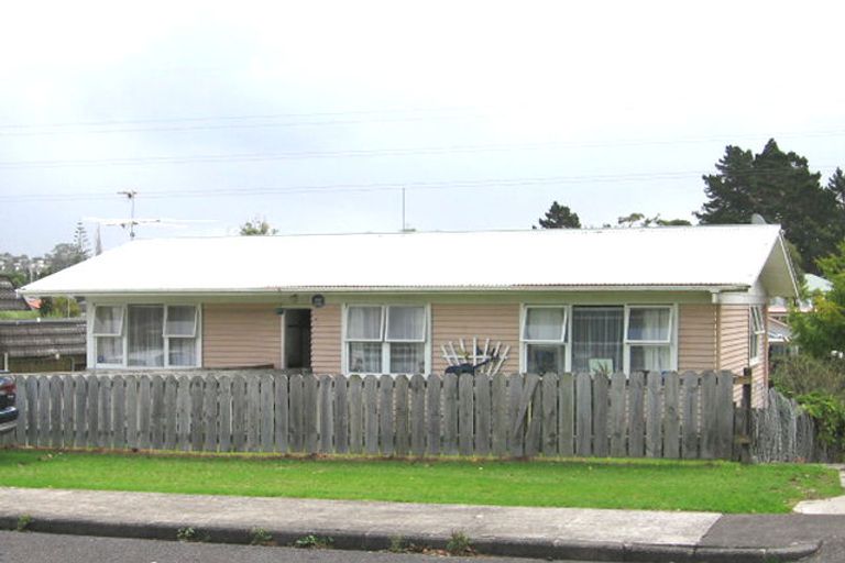 Photo of property in 7 Vina Place, Massey, Auckland, 0614