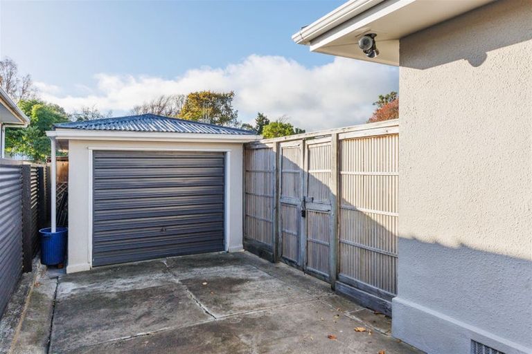 Photo of property in 41 Pahiatua Street, Hokowhitu, Palmerston North, 4410