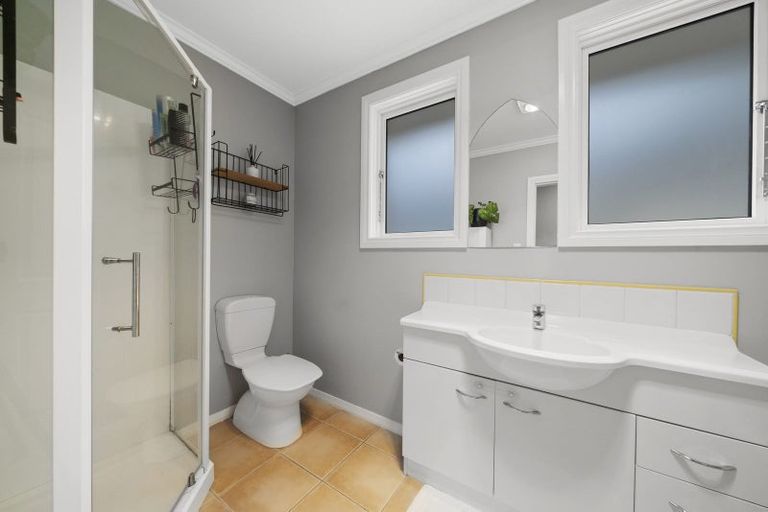 Photo of property in 1018 Fergusson Drive, Clouston Park, Upper Hutt, 5018