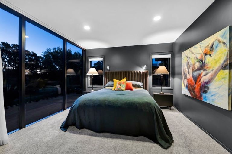 Photo of property in 12a Baring Terrace, Strandon, New Plymouth, 4312