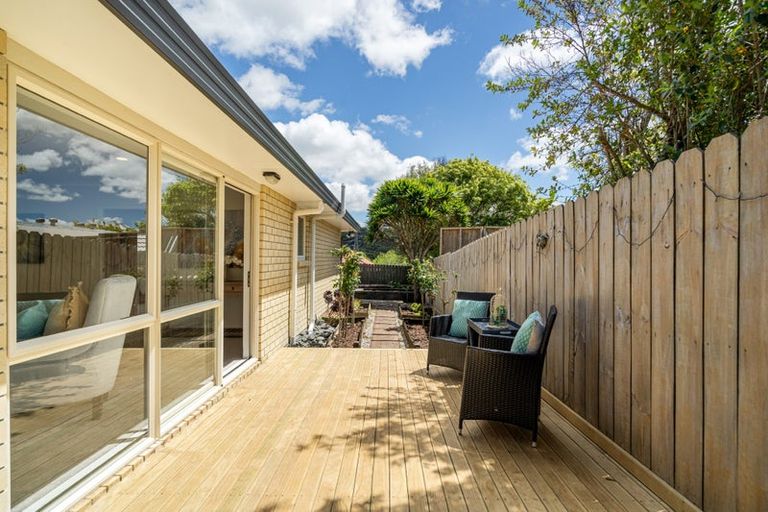 Photo of property in 3/8 Crewe Close, Albany, Auckland, 0632