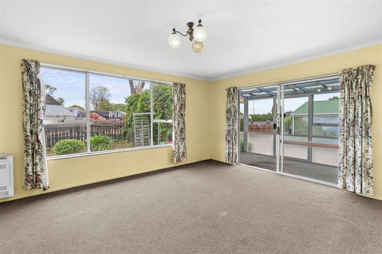 Photo of property in 1/136 Wainoni Road, Avondale, Christchurch, 8061