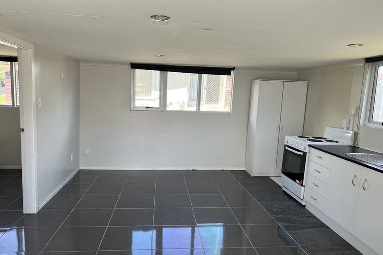 Photo of property in 41 Thornlow Street, Glendene, Auckland, 0602