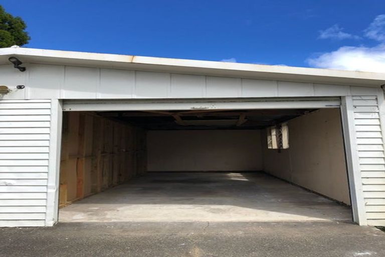 Photo of property in 42 Pisces Road, Glen Eden, Auckland, 0602