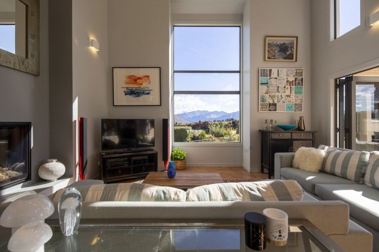 Photo of property in 5 Scenic Drive, Drift Bay, Queenstown, 9371