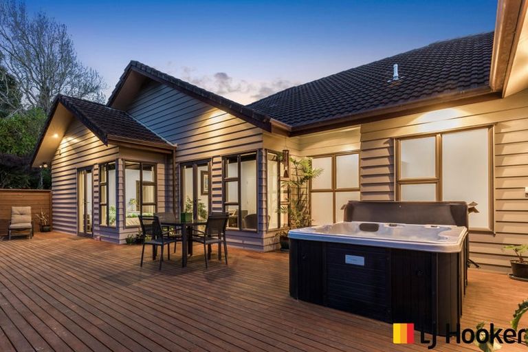 Photo of property in 39 Harry Dreadon Road, Opaheke, Papakura, 2584