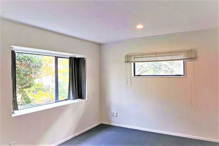 Photo of property in 17a Covil Avenue, Te Atatu South, Auckland, 0610