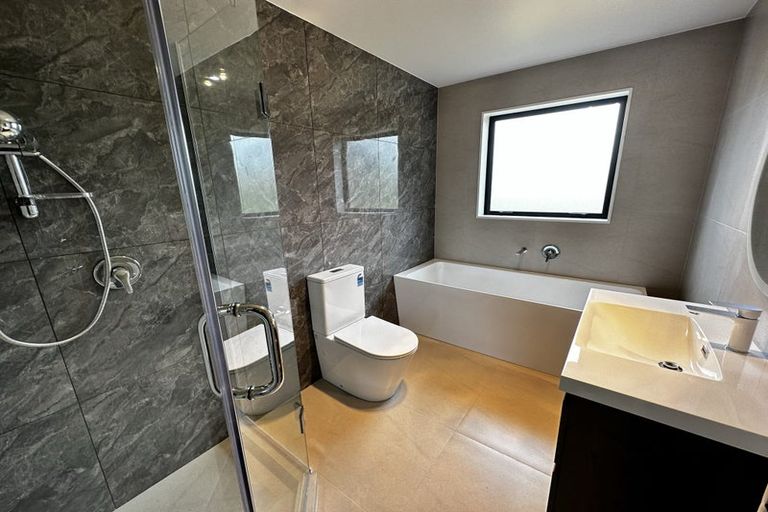 Photo of property in 10 Snuggery Loop, Orewa, 0931