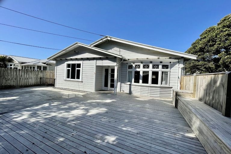 Photo of property in 42 Park Road, Miramar, Wellington, 6022