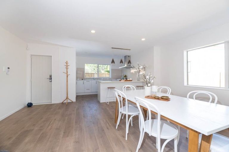 Photo of property in 27 Sunshine Boulevard, Sunnyvale, Auckland, 0612