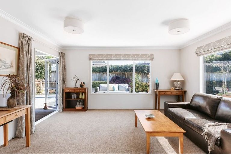 Photo of property in 125 Welcome Bay Road, Welcome Bay, Tauranga, 3112