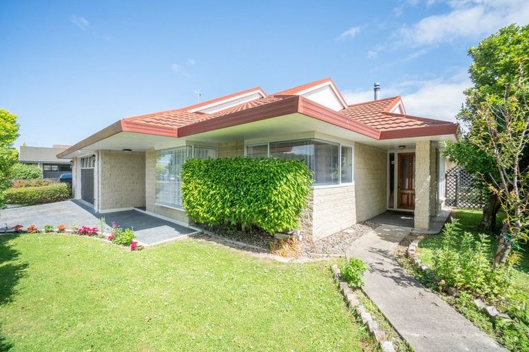 Photo of property in 120 John F Kennedy Drive, Milson, Palmerston North, 4414