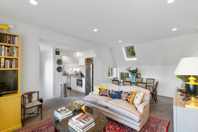 Photo of property in 55c Bolton Street, Kelburn, Wellington, 6012