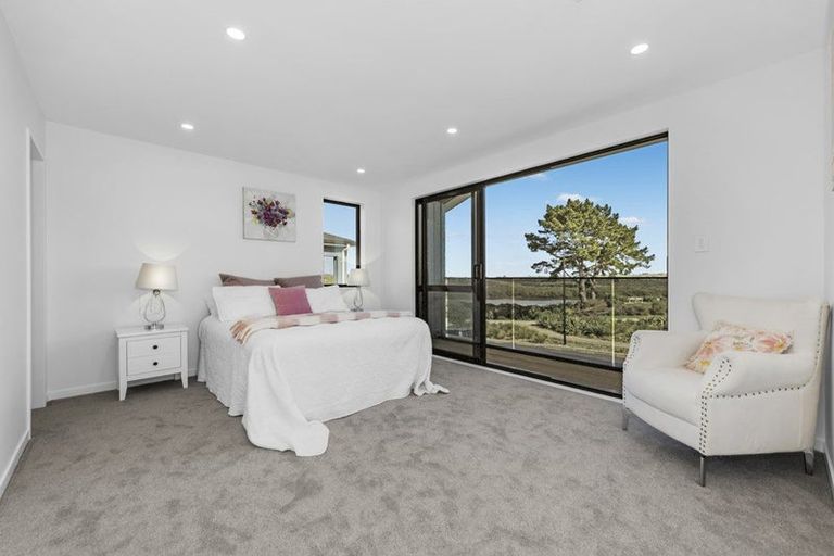 Photo of property in 13 Catalina Avenue, Rosehill, Papakura, 2113