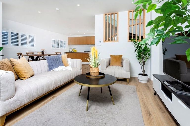 Photo of property in 2 Irwin Lane, Windsor Park, 0632