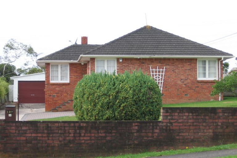 Photo of property in 127 Flanshaw Road, Te Atatu South, Auckland, 0610