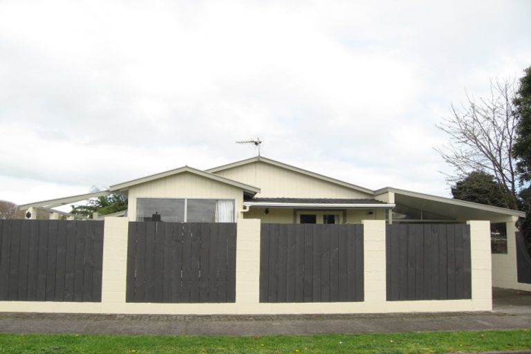 Photo of property in 117 Broadway, Waitara, 4320