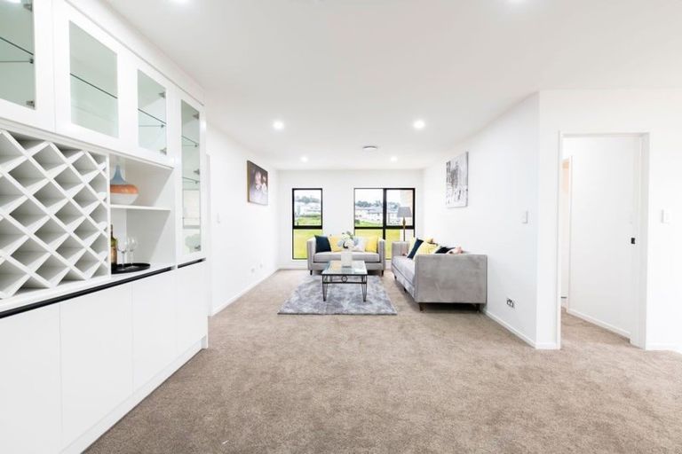 Photo of property in 42 Tir Conaill Avenue, Flat Bush, Auckland, 2019