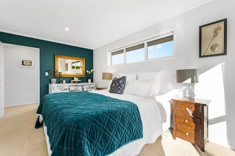 Photo of property in 15 Walnut Road, Riverhead, 0820