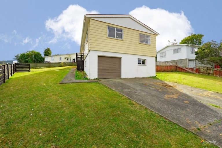 Photo of property in 118 Norana Road, Timberlea, Upper Hutt, 5018