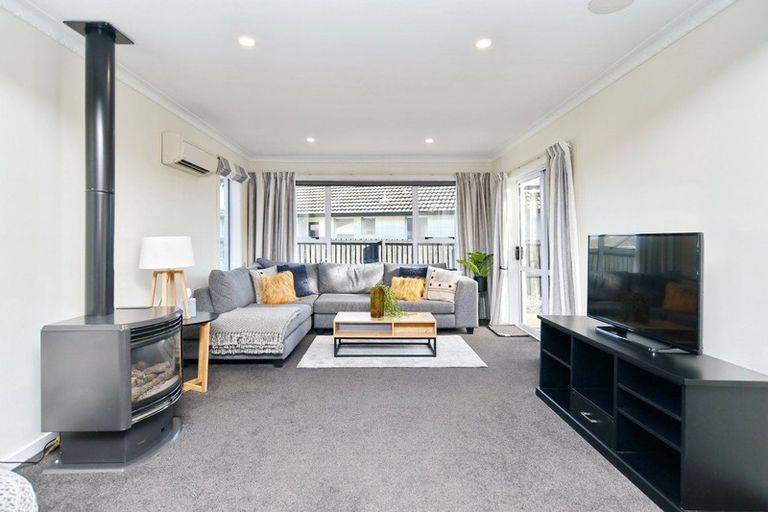 Photo of property in 6 Aspen Place, Parklands, Christchurch, 8083