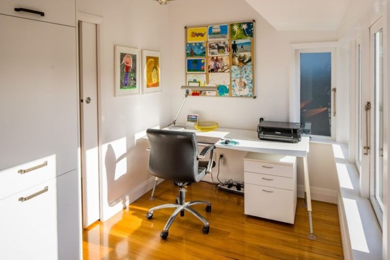 Photo of property in 82 Brougham Street, Mount Victoria, Wellington, 6011