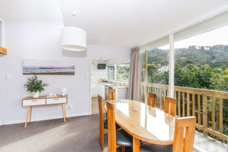 Photo of property in 1a Woodstock Terrace, Tawa, Wellington, 5028