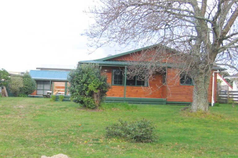 Photo of property in 214 Given Avenue, Whangamata, 3620