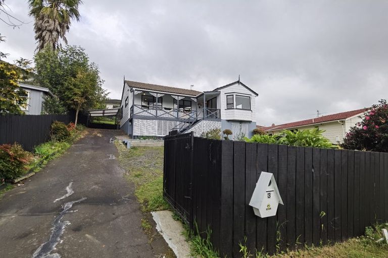 Photo of property in 3 Melia Grove, Goodwood Heights, Auckland, 2105