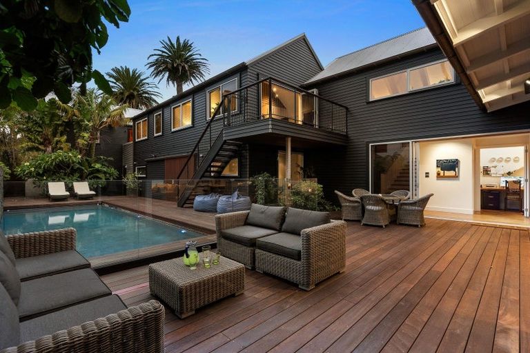 Photo of property in 8 Musick Point Road, Bucklands Beach, Auckland, 2012