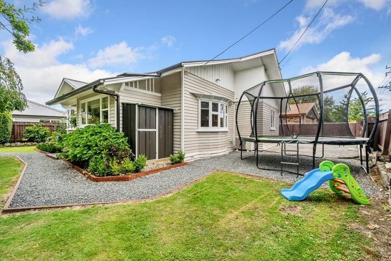 Photo of property in 77 Ward Street, Wallaceville, Upper Hutt, 5018