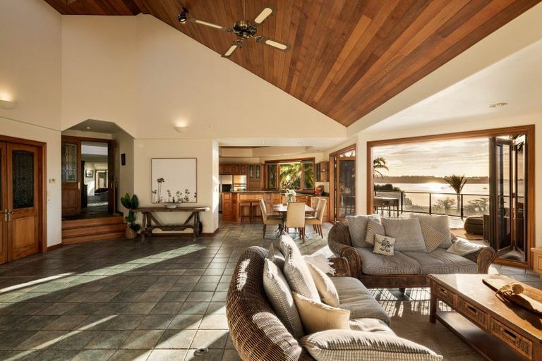 Photo of property in 20 Tinopai Drive, Omokoroa, 3114