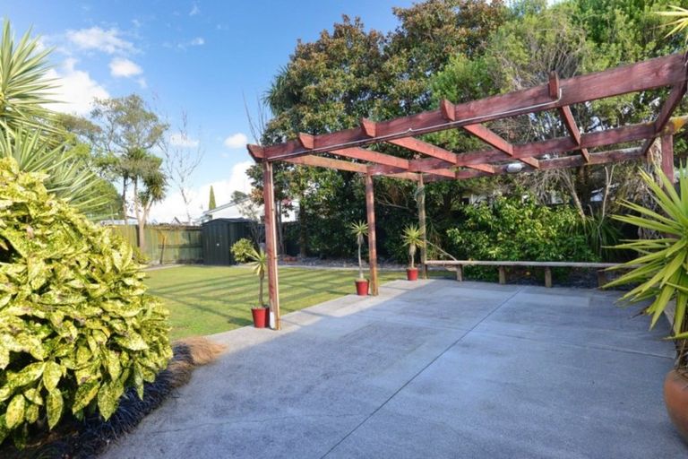 Photo of property in 48 Waiwherowhero Drive, St Andrews, Hamilton, 3200