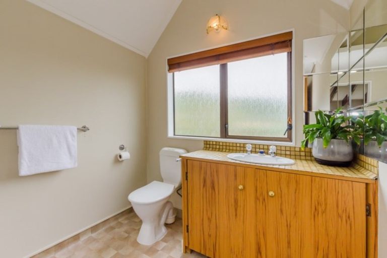 Photo of property in 42 Awanui Drive, Waikanae, 5036