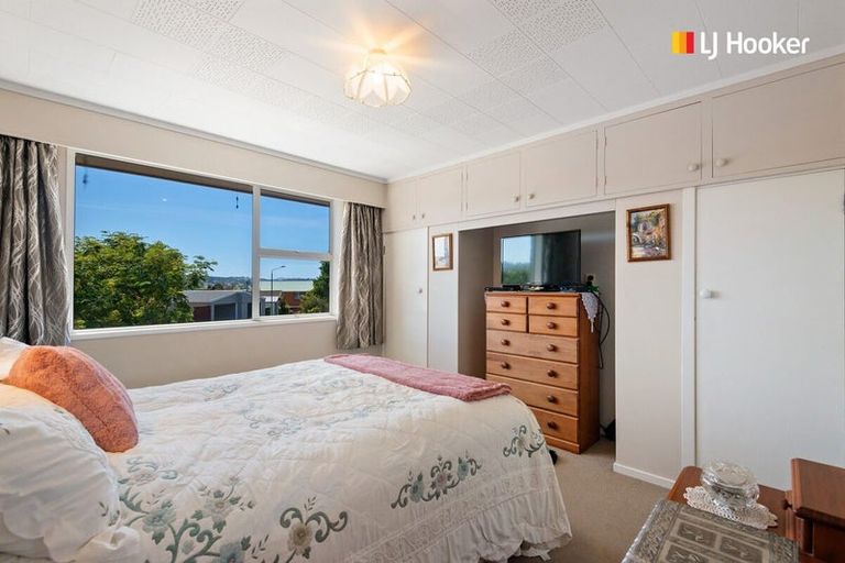 Photo of property in 10 Walton Park Avenue, Fairfield, Dunedin, 9018