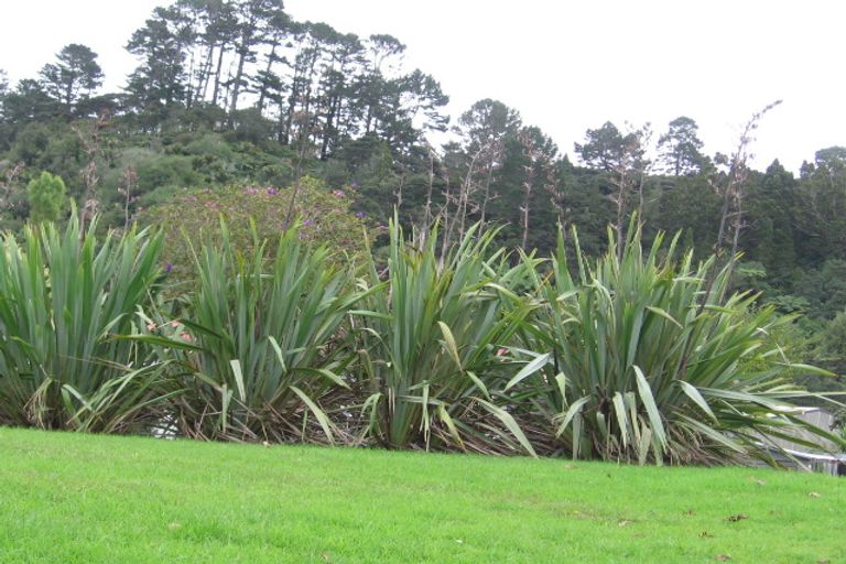 Photo of property in 613 Swanson Road, Swanson, Auckland, 0612