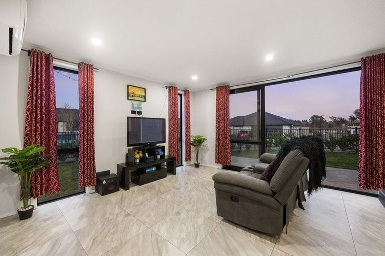 Photo of property in 2/8 Bostonkip Crescent, Fitzroy, Hamilton, 3282