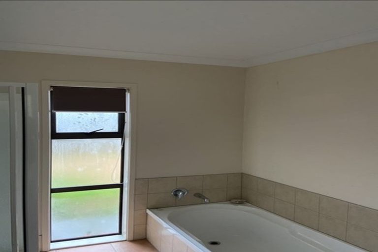 Photo of property in 1 Resolution Place, One Tree Point, 0118